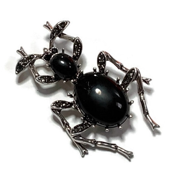 Jewelry - Black Ant Brooch